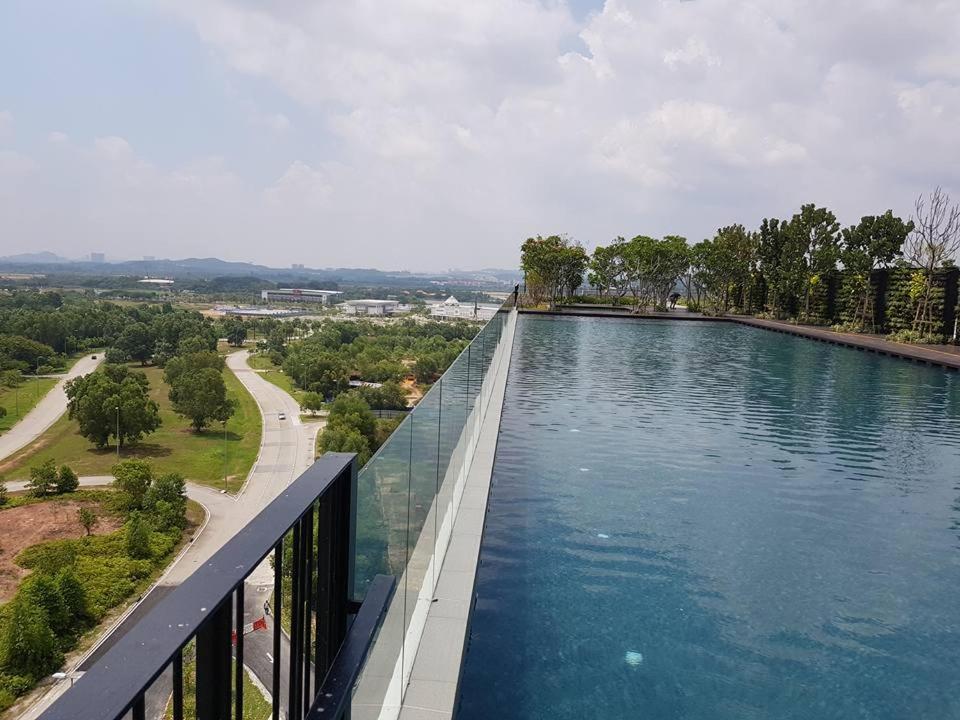 Mycozysoho With Excellent Swimming Pool View Cyberjaya Exterior foto
